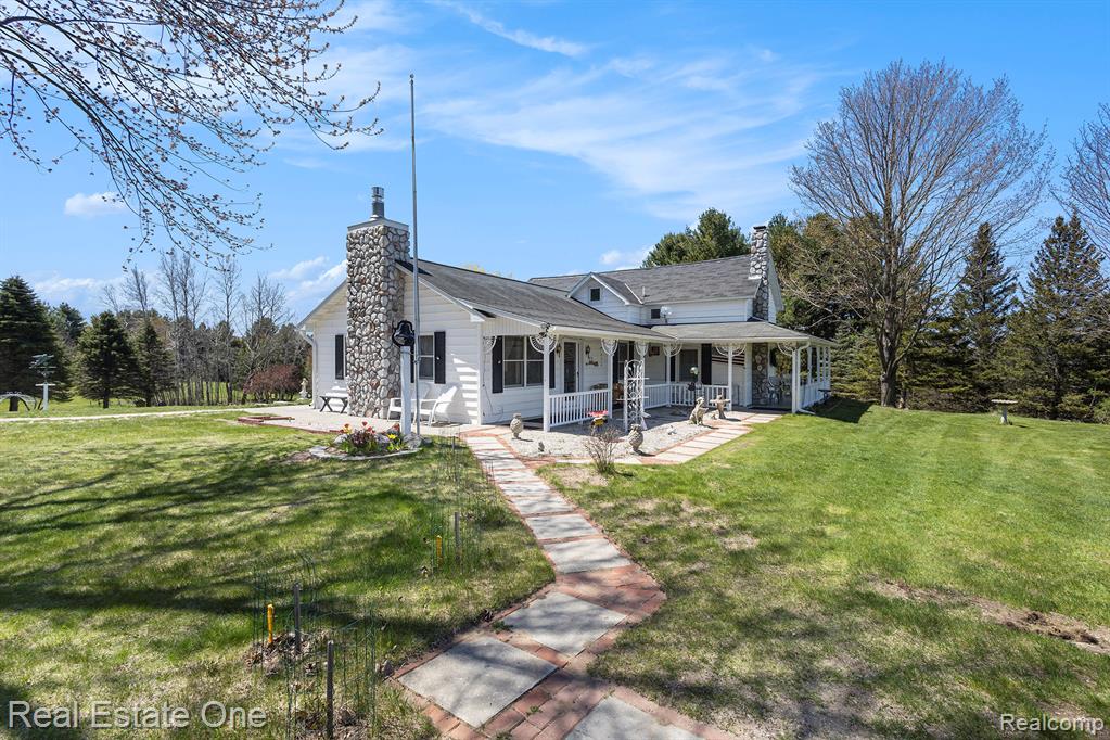 3121 Grace Road Frankfort, MI 49635 - Photo 6 of 95 Gallery Image 6