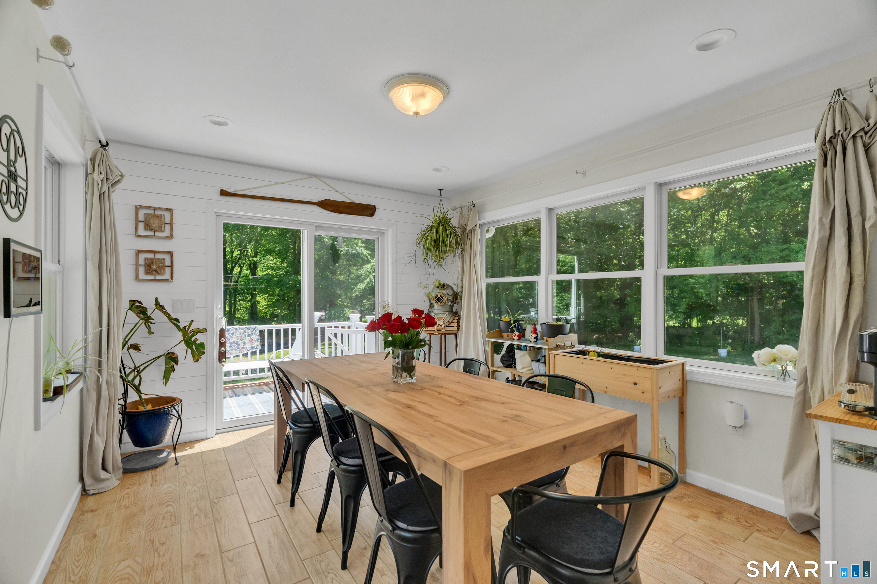 13 Foxcroft Road East Lyme, CT 06357 - Photo 8 of 36