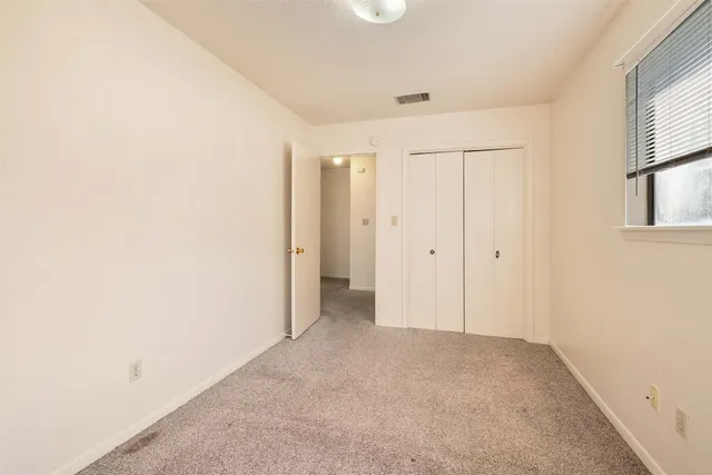 $995 | 200 Concho Street, Unit B, Lockhart, TX 78644