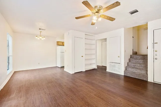 $995 | 200 Concho Street, Unit B, Lockhart, TX 78644