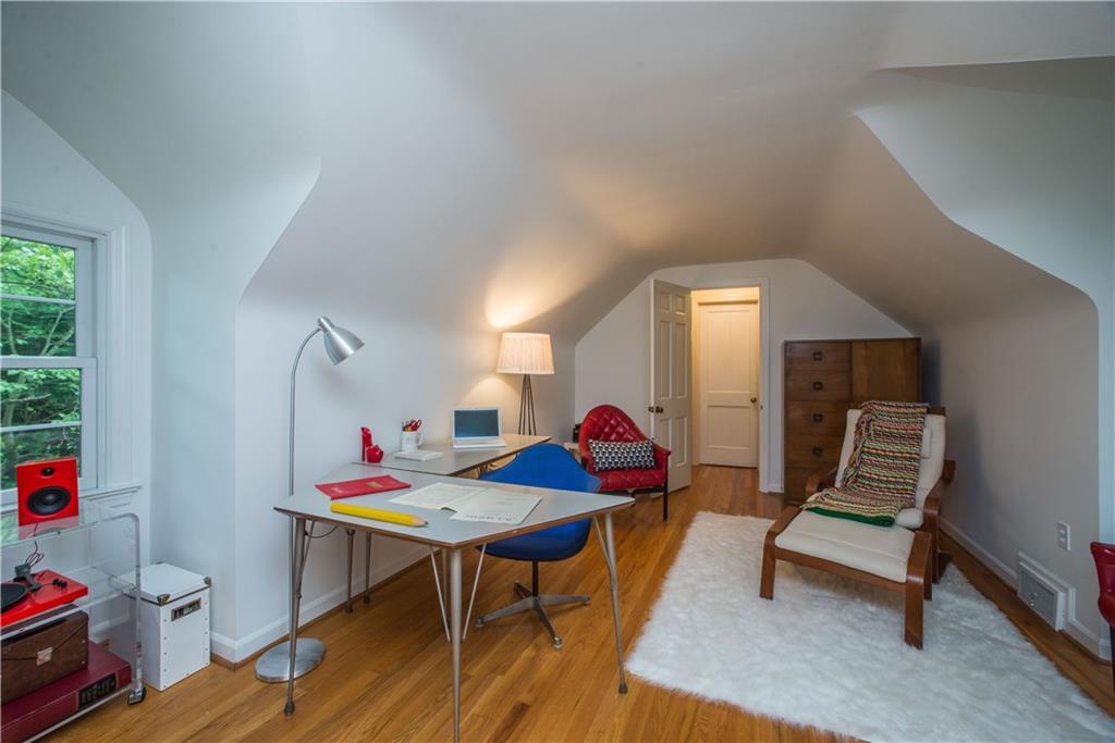 1536 Cochran Road Pittsburgh, PA 15243 - Photo 14 of 25 Gallery Image 14