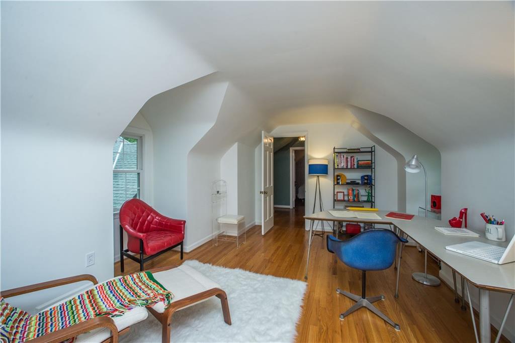 1536 Cochran Road Pittsburgh, PA 15243 - Photo 15 of 25 Gallery Image 15