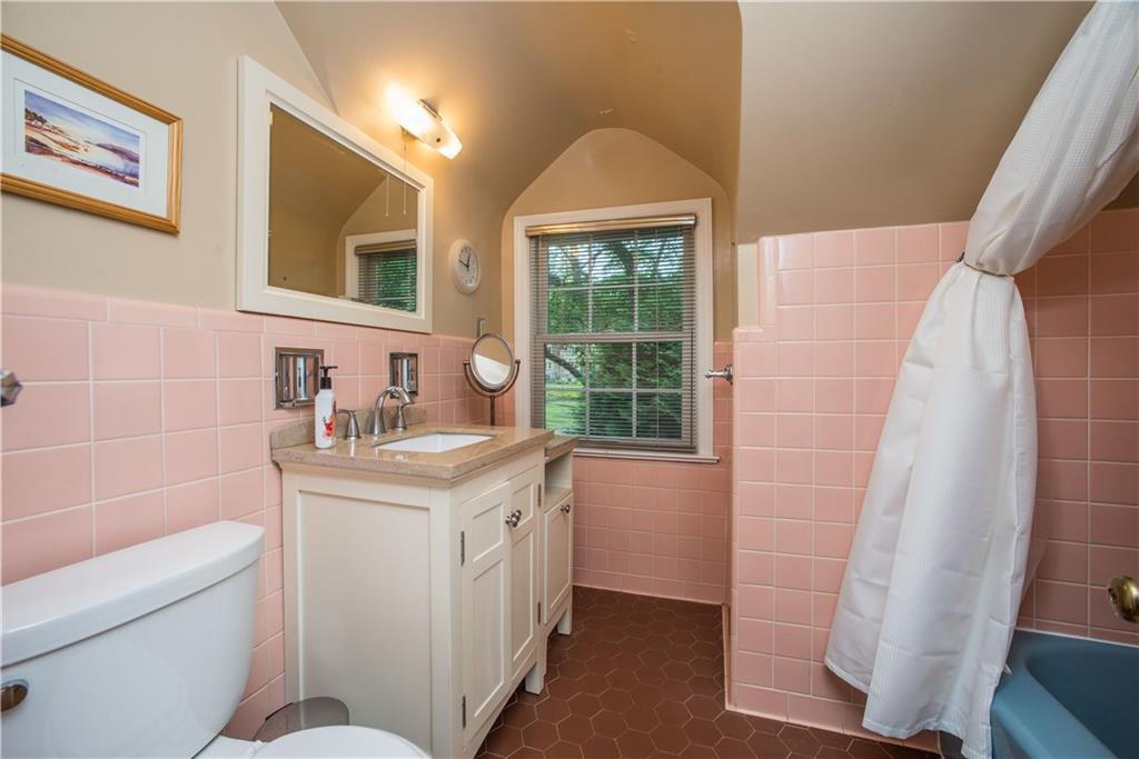 1536 Cochran Road Pittsburgh, PA 15243 - Photo 18 of 25 Gallery Image 18