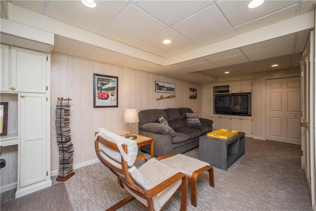 1536 Cochran Road Pittsburgh, PA 15243 - Photo 21 of 25 Gallery Image 21