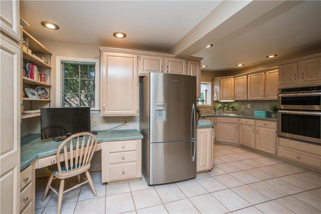 1536 Cochran Road Pittsburgh, PA 15243 - Photo 7 of 25 Gallery Image 7