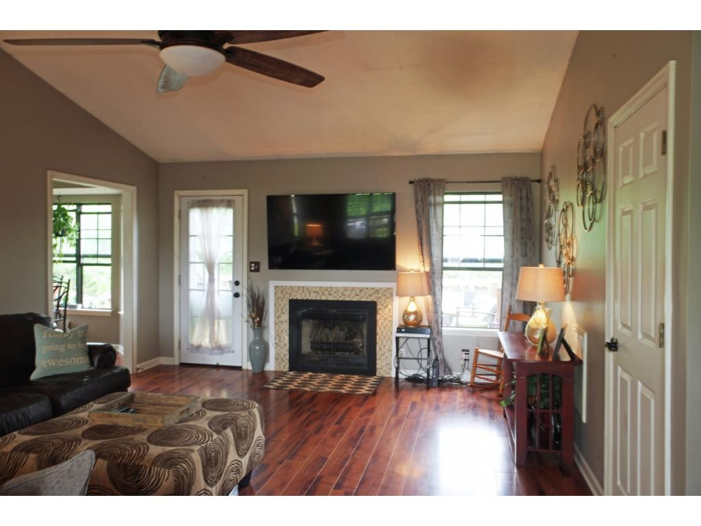 212 Ridgeview Drive Gray, TN 37615 - Photo 3 of 22 Living Room