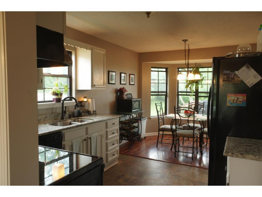 212 Ridgeview Drive Gray, TN 37615 - Photo 8 of 22 to kitchen from dining room