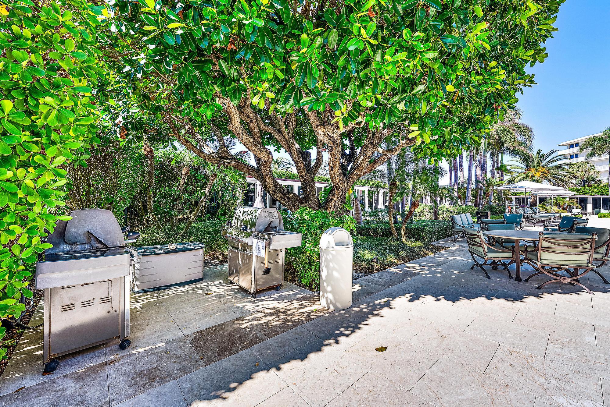 2500 South Ocean Boulevard, Unit 1 D 2 Palm Beach, FL 33480 - Photo 28 of 42 a view of a backyard with sitting area