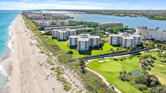$2,895,000 | 2500 South Ocean Boulevard, Unit 1 D 2, Palm Beach, FL 33480