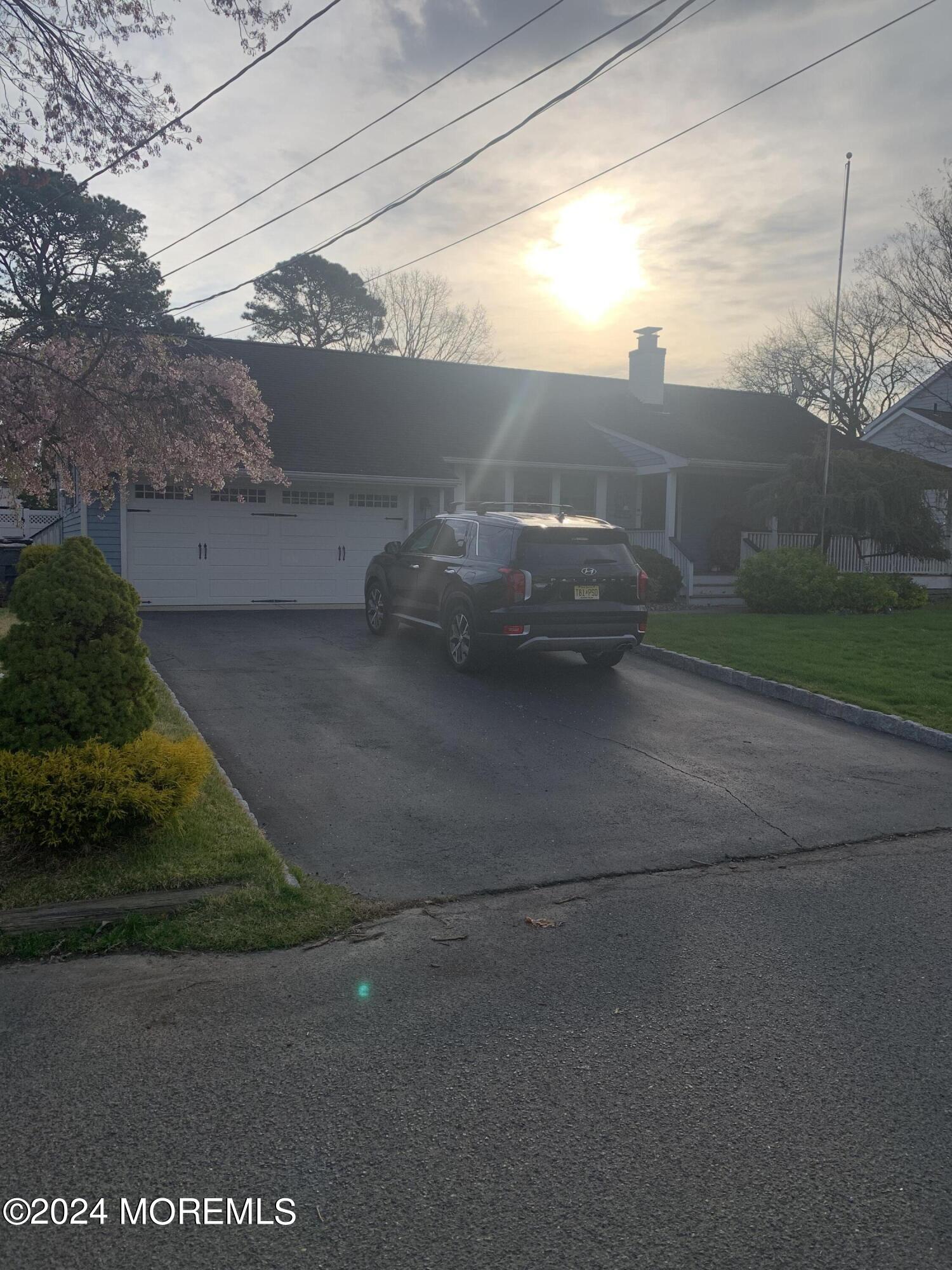 305 Eastham Road Point Pleasant, NJ 08742 - Photo 5 of 25 B62C8CA6-BDAF-43CB-B9C4-375B72D61AF0