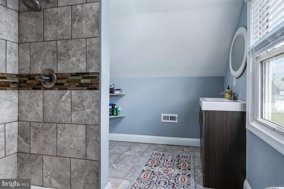 1228 Spring Avenue Baltimore, MD 21237 - Photo 14 of 34