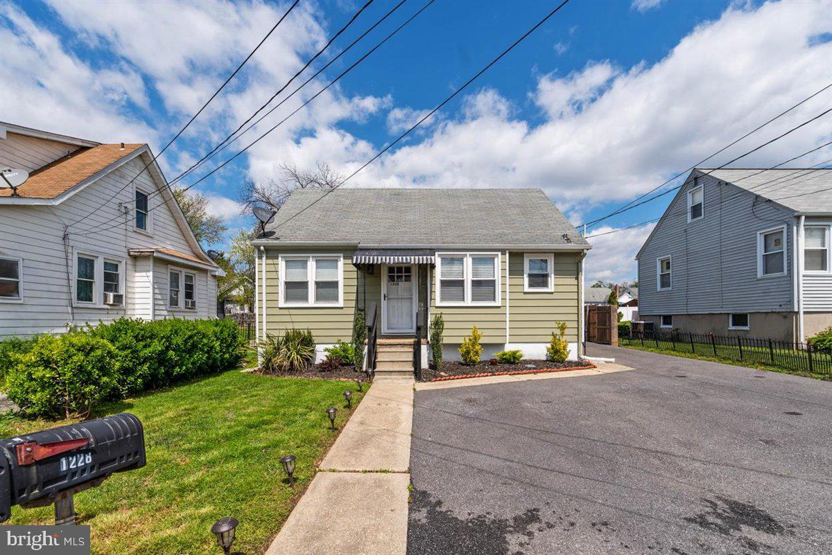 1228 Spring Avenue Baltimore, MD 21237 - Photo 3 of 34