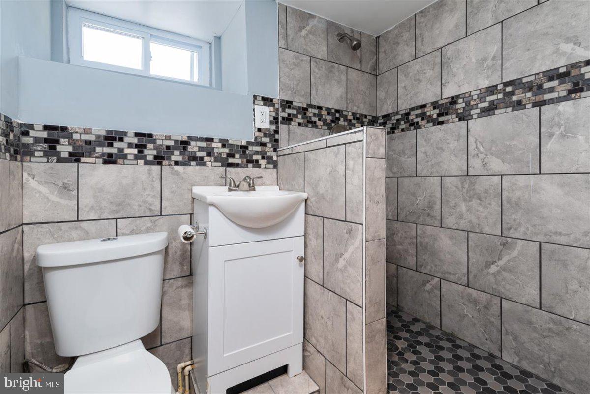 1228 Spring Avenue Baltimore, MD 21237 - Photo 10 of 34