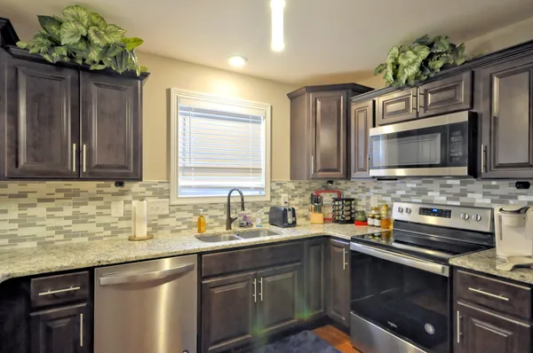 $2,300 | 2340 Colston Drive, Clarksville, TN 37042