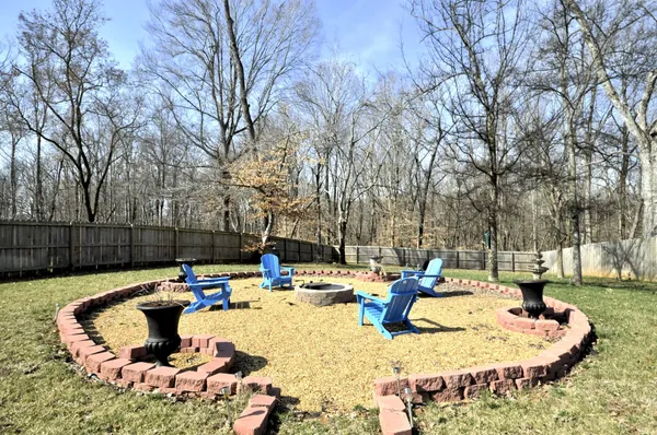 $2,300 | 2340 Colston Drive, Clarksville, TN 37042