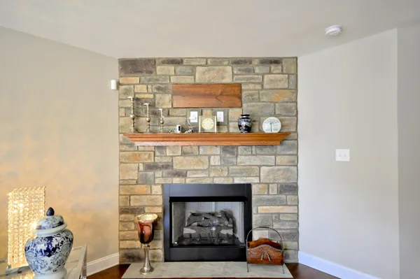 $2,300 | 2340 Colston Drive, Clarksville, TN 37042