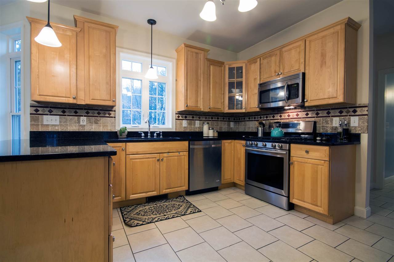 24 Eastgate Road Derry, NH 03038 - Photo 13 of 33 Gallery Image 13