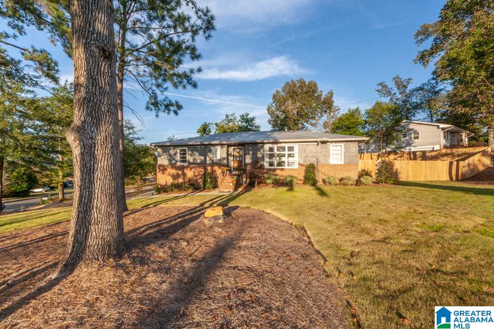4421 Dolly Ridge Road Birmingham, AL 35243 - Photo 2 of 28
