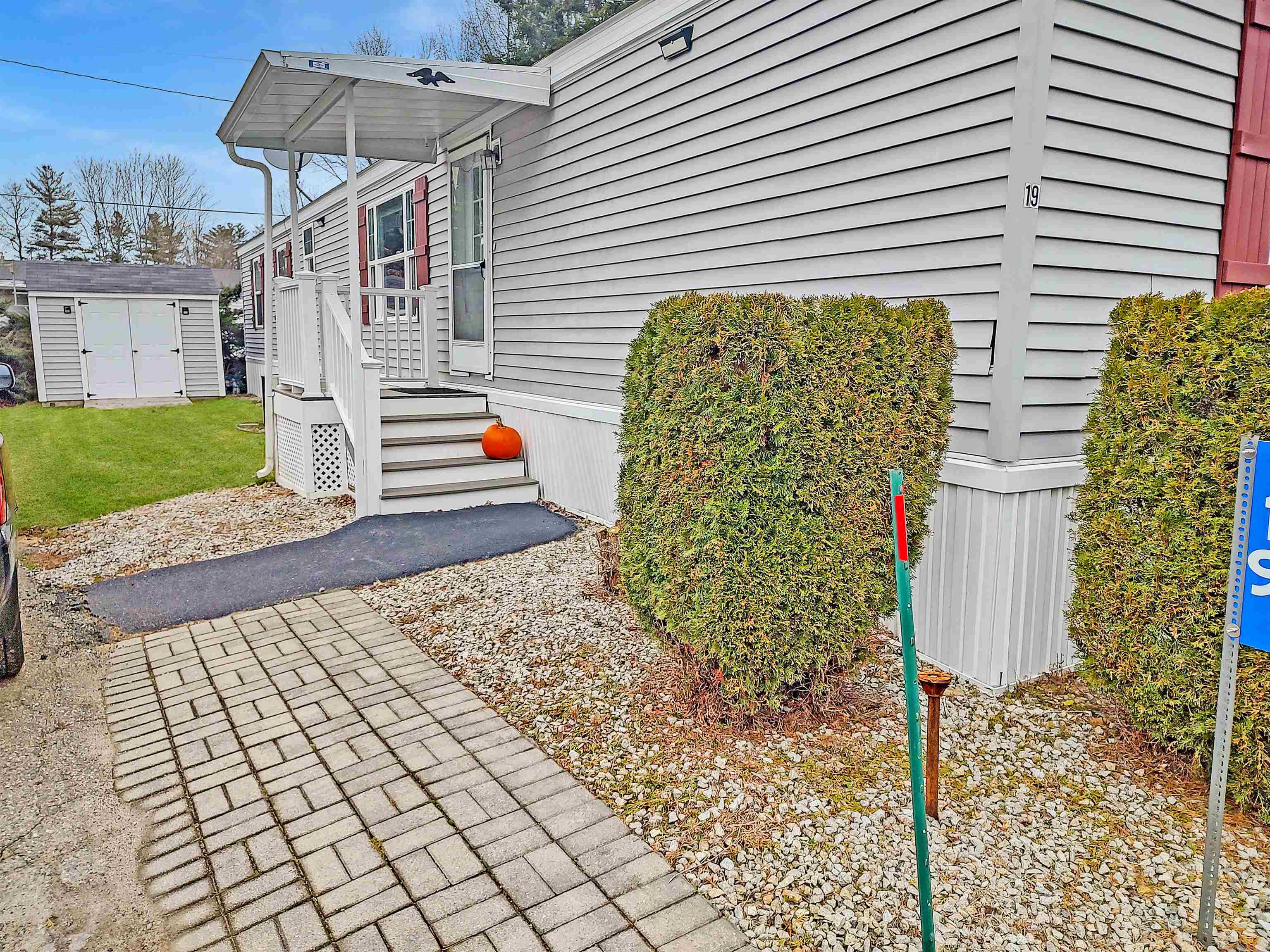 19 Willow Road Newton, NH 03858 - Photo 3 of 25 Gallery Image 3