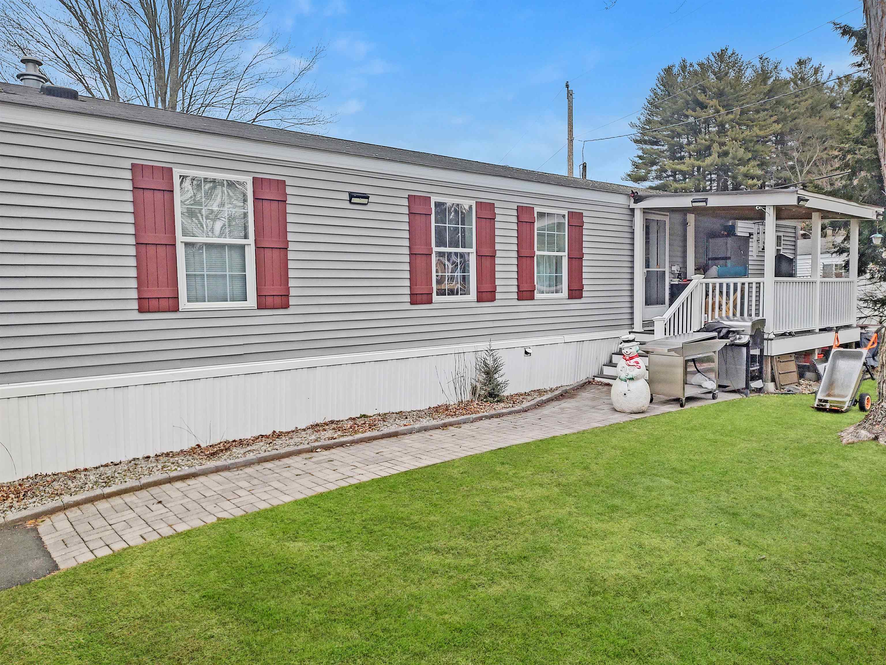 19 Willow Road Newton, NH 03858 - Photo 4 of 25 Gallery Image 4