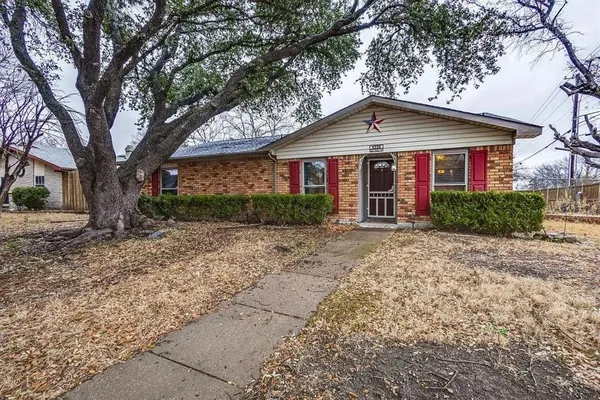 $2,100 | 6338 Alta Oaks Drive, Garland, TX 75043