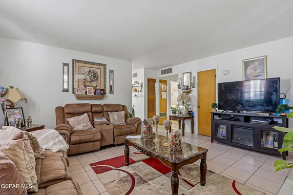 $239,900 | 2901 Harrison Avenue, El Paso, TX 79930