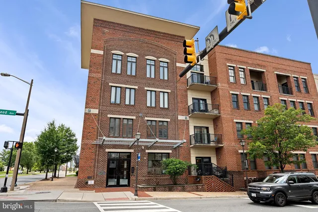 $629,999 | 181 East Reed Avenue, Unit 207, Alexandria, VA 22305