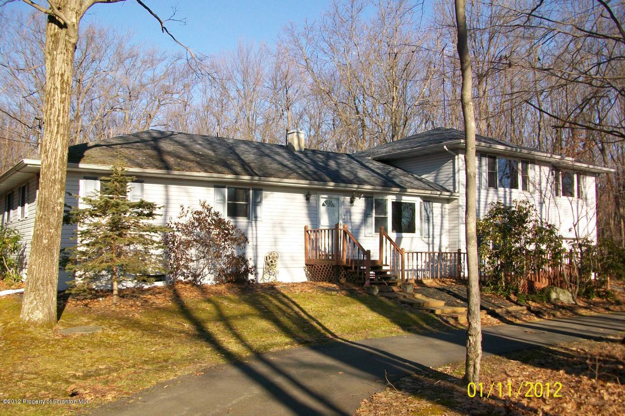 424 Martini Road Moscow, PA 18444 - Photo 1 of 25 Gallery Image 1