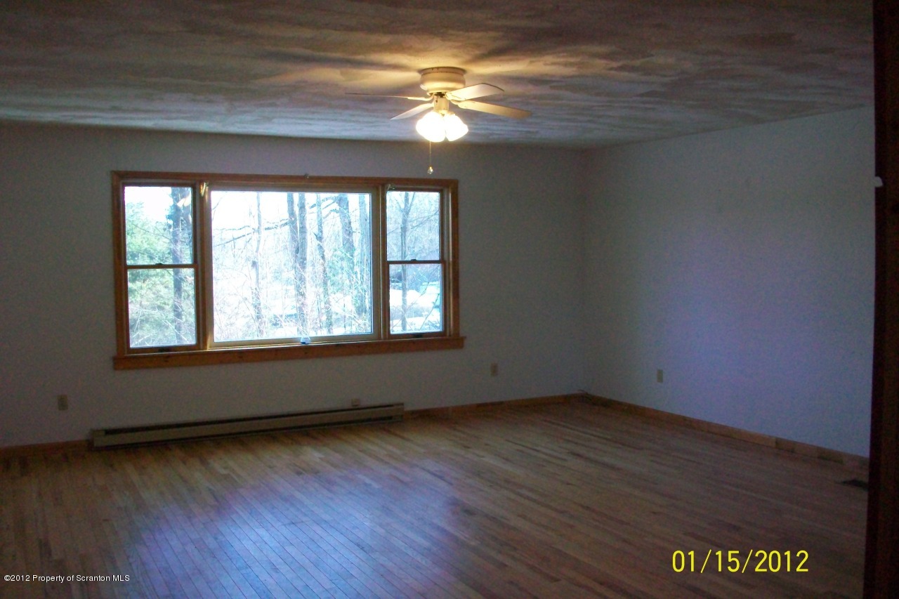 424 Martini Road Moscow, PA 18444 - Photo 19 of 25 Gallery Image 19