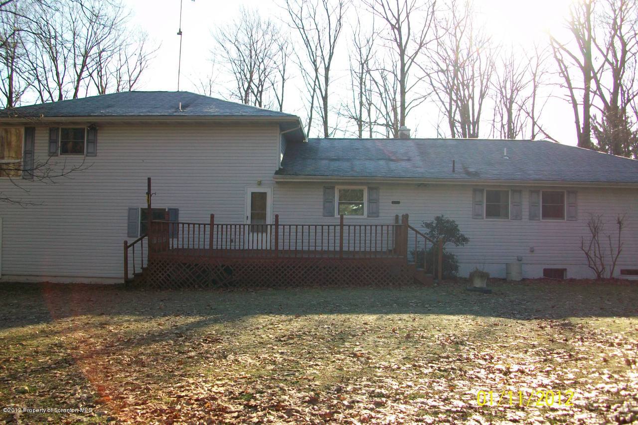 424 Martini Road Moscow, PA 18444 - Photo 3 of 25 Gallery Image 3