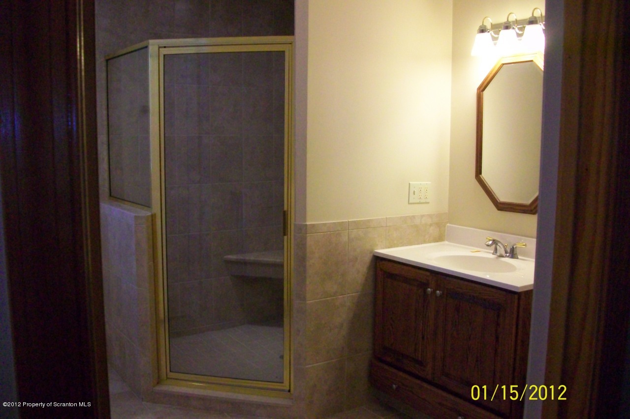 424 Martini Road Moscow, PA 18444 - Photo 9 of 25 Gallery Image 9