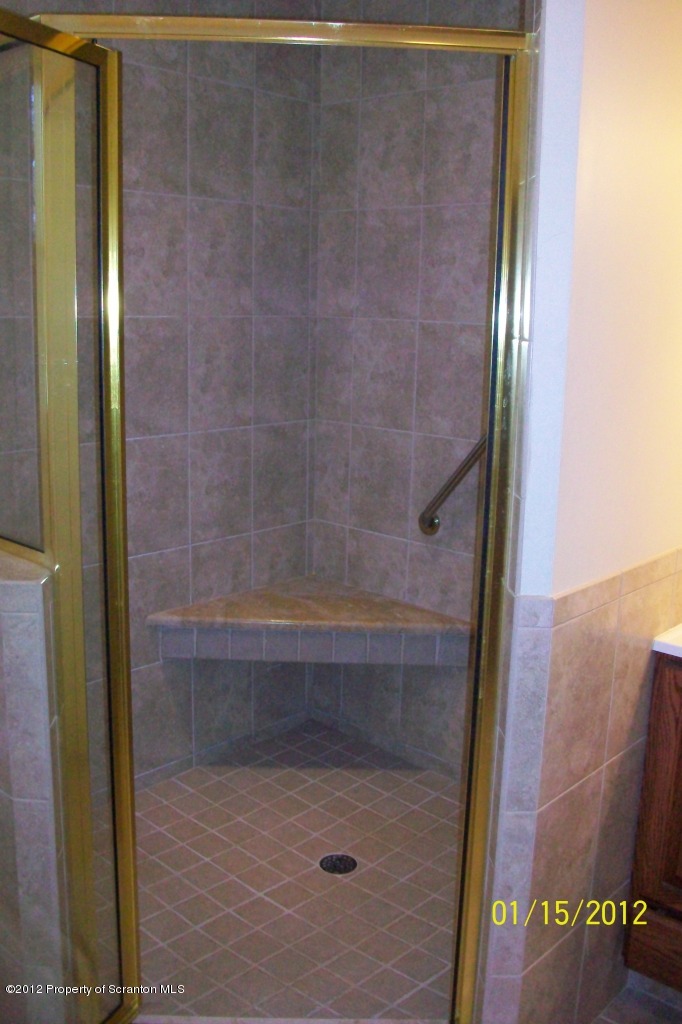 424 Martini Road Moscow, PA 18444 - Photo 10 of 25 Gallery Image 10