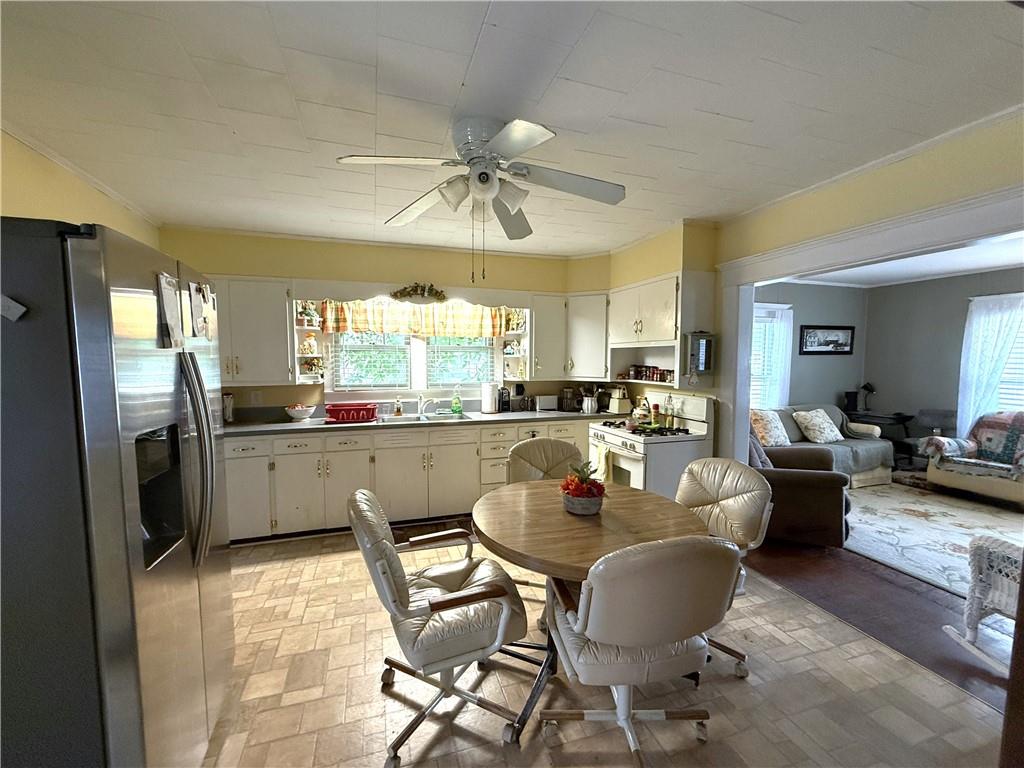 210 West Perry Street Arma, KS 66712 - Photo 10 of 19