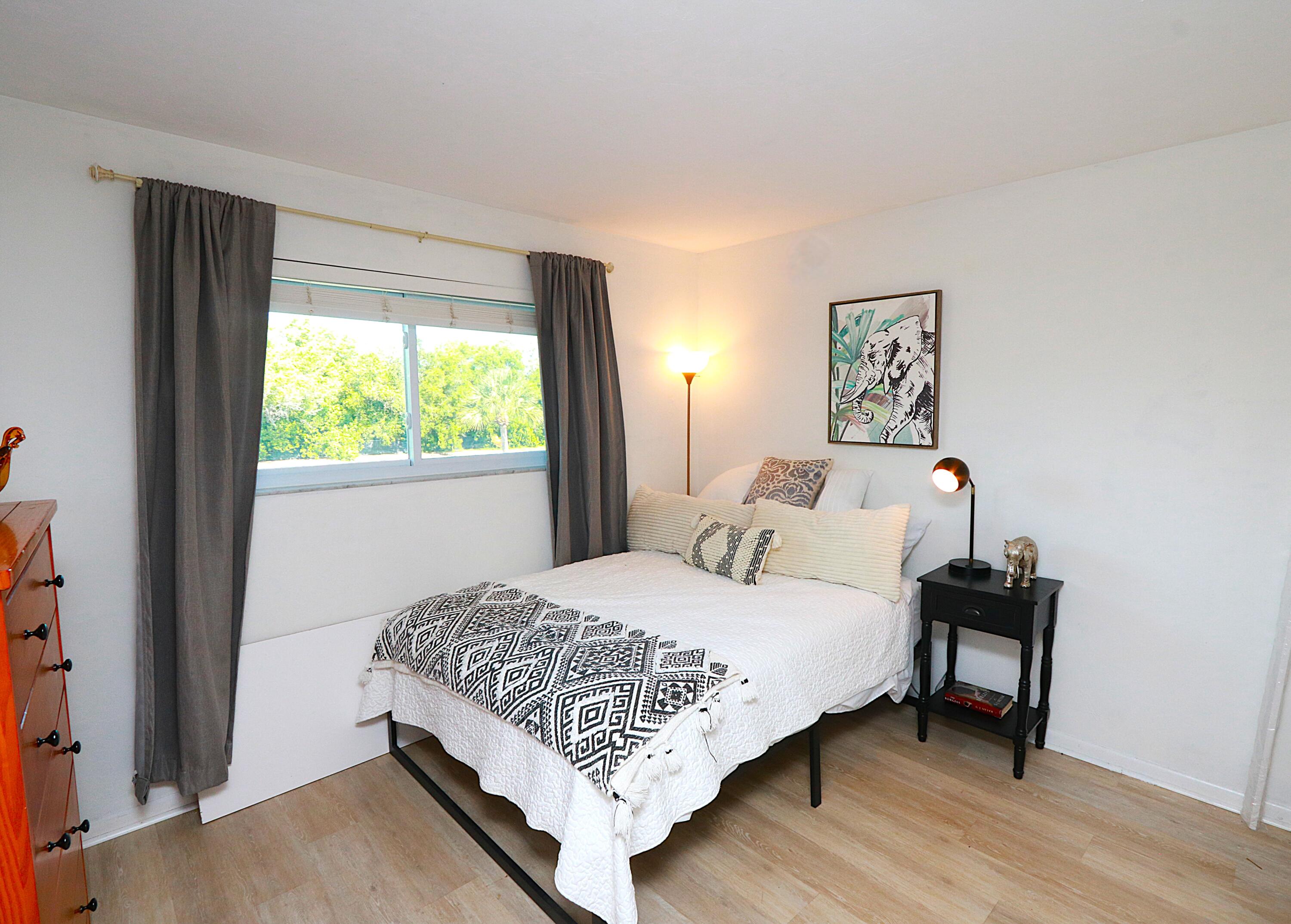 1004 Manatee Road, Unit 202 Naples, FL 34114 - Photo 20 of 31 da