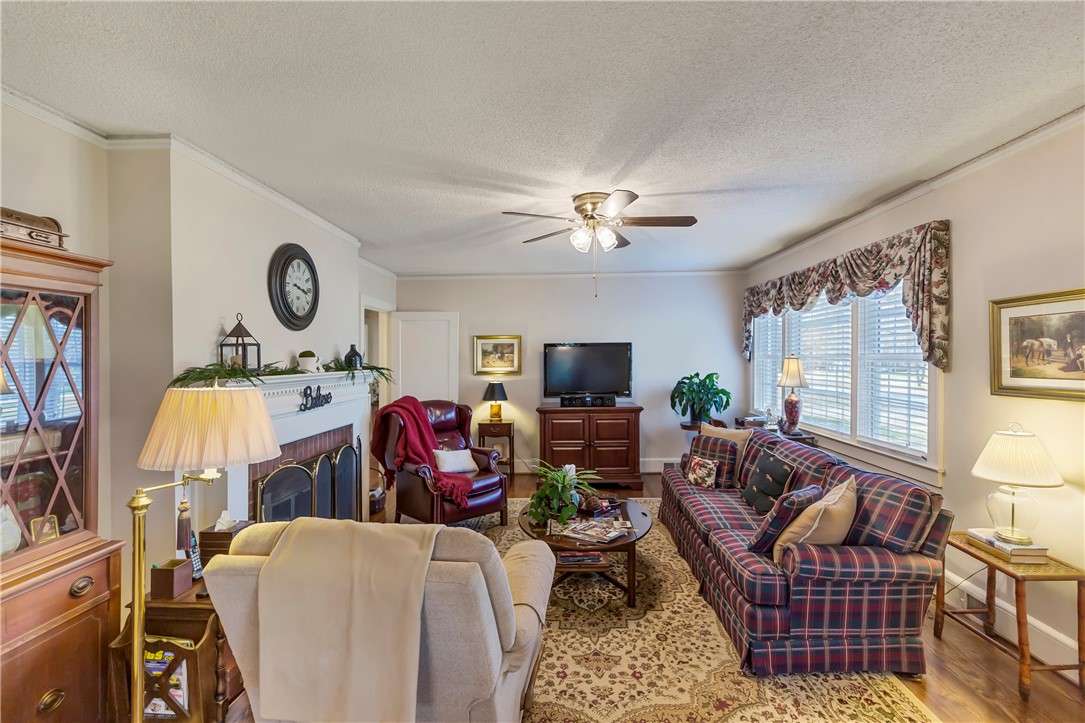 305 Jeb Stuart Avenue Anderson, SC 29625 - Photo 4 of 36 Gallery Image 4