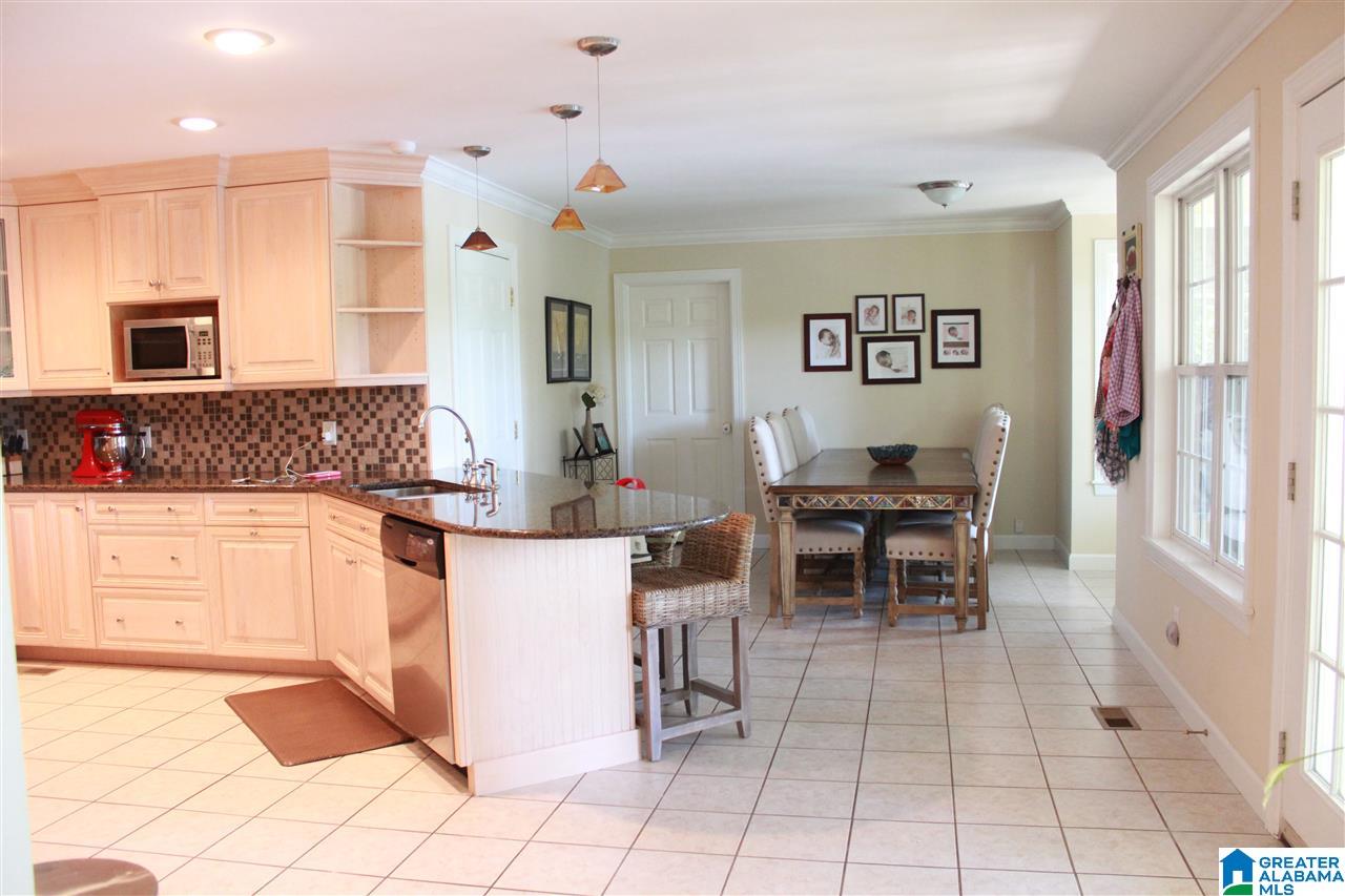 142 Gillespie Street Jasper, AL 35503 - Photo 7 of 17