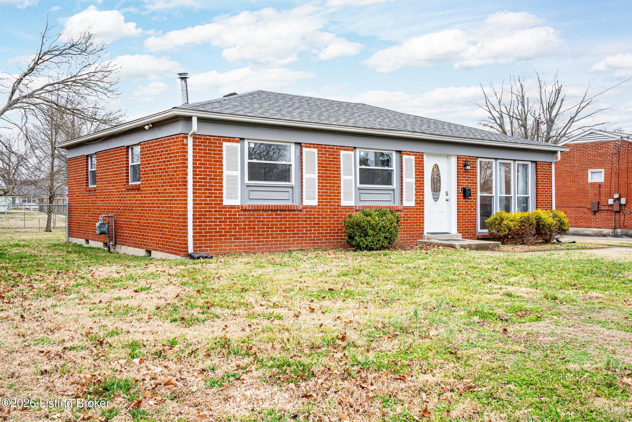 9712 Gandy Road Louisville, KY 40272 - Photo 2 of 27 9712 Gandy Rd-7