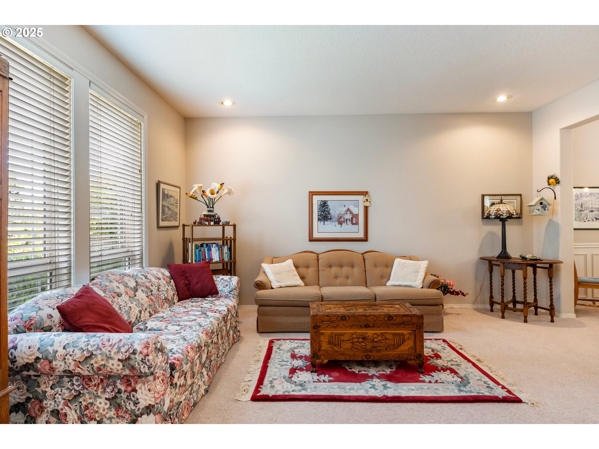 19720 Spring Ridge Drive West Linn, OR 97068 - Photo 6 of 44 Living Room
