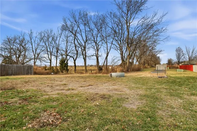 $345,000 | 1402 Southwest 8th Terrace, Oak Grove, MO 64075