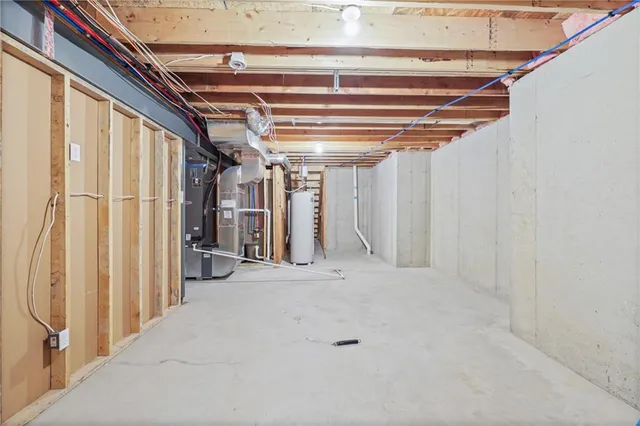 $345,000 | 1402 Southwest 8th Terrace, Oak Grove, MO 64075