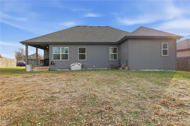 $345,000 | 1402 Southwest 8th Terrace, Oak Grove, MO 64075