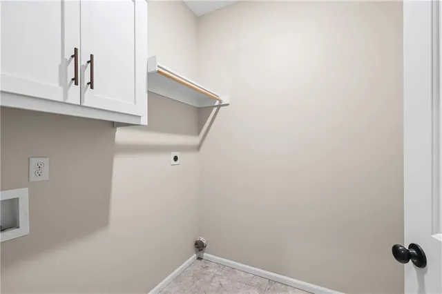 $345,000 | 1402 Southwest 8th Terrace, Oak Grove, MO 64075