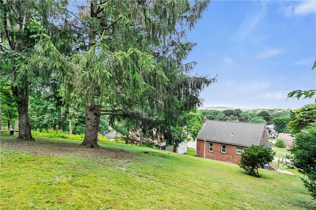 2509 Kane Road Aliquippa, PA 15001 - Photo 26 of 27 an aerial view of a house with a yard