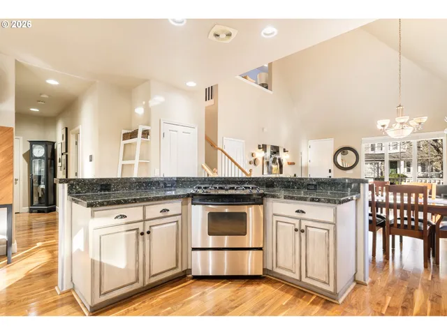 $775,000 | 2523 Northwest Marsden Place, Portland, OR 97229