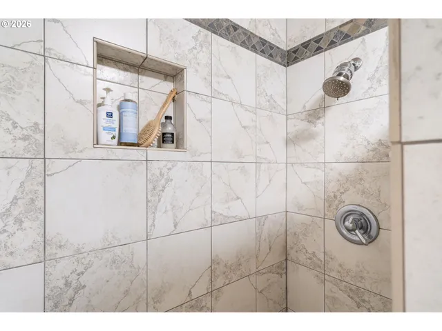 $775,000 | 2523 Northwest Marsden Place, Portland, OR 97229