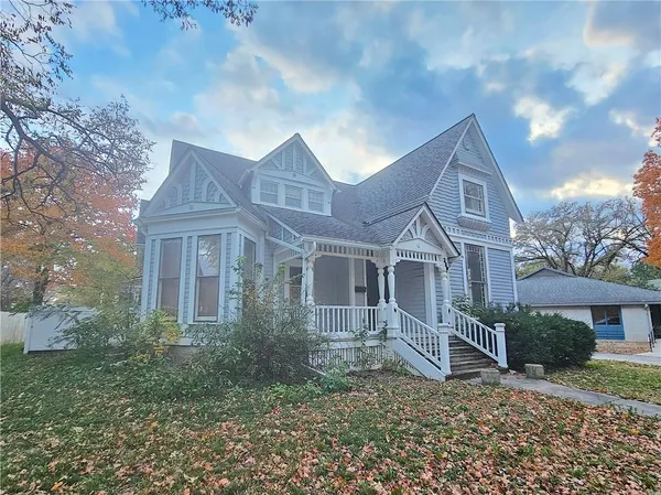 $245,000 | 230 West 4th Avenue, Garnett, KS 66032