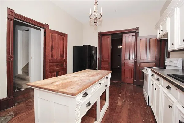 $245,000 | 230 West 4th Avenue, Garnett, KS 66032