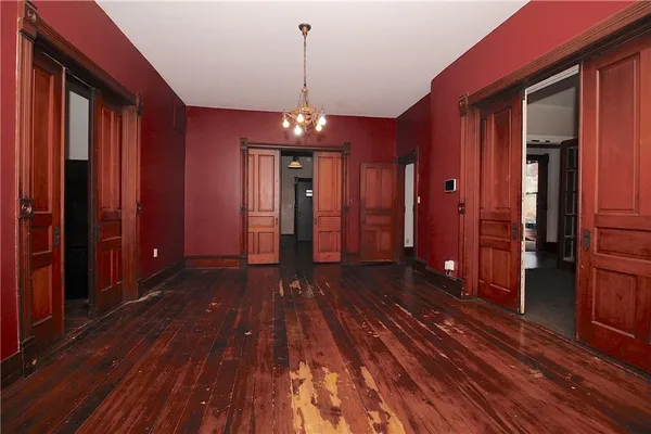 $245,000 | 230 West 4th Avenue, Garnett, KS 66032