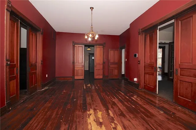 $250,000 | 230 West 4th Avenue, Garnett, KS 66032