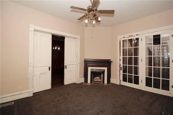 $245,000 | 230 West 4th Avenue, Garnett, KS 66032